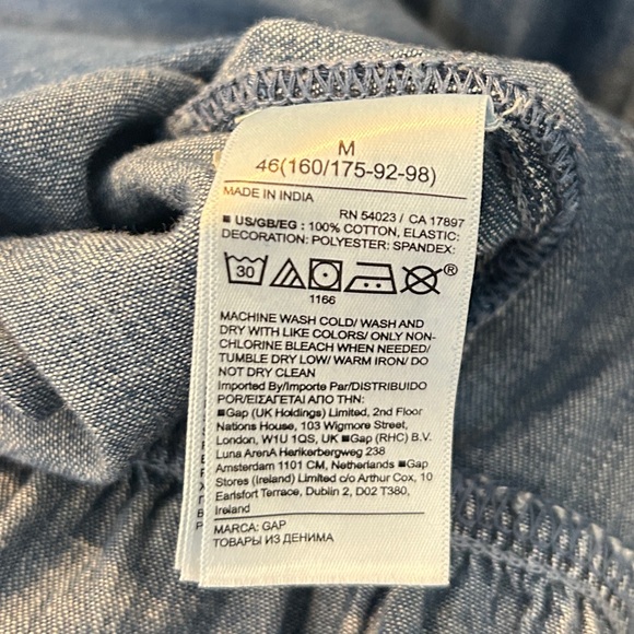 GAP Organic Cotton Smocked Flutter Sleeve Denim Midi Dress with Washwell Medium - Picture 8 of 8